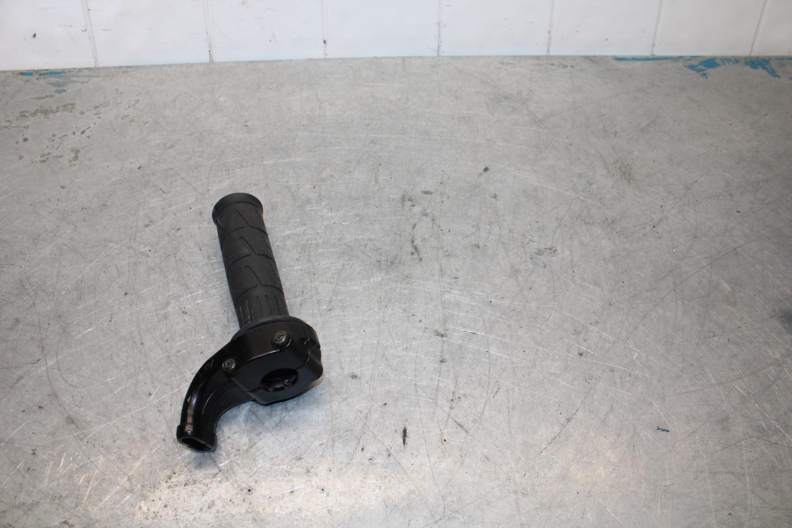 06-07 KAWASAKI NINJA ZX14R THROTTLE CABLE LINE HOUSING GUIDE TUBE bb433