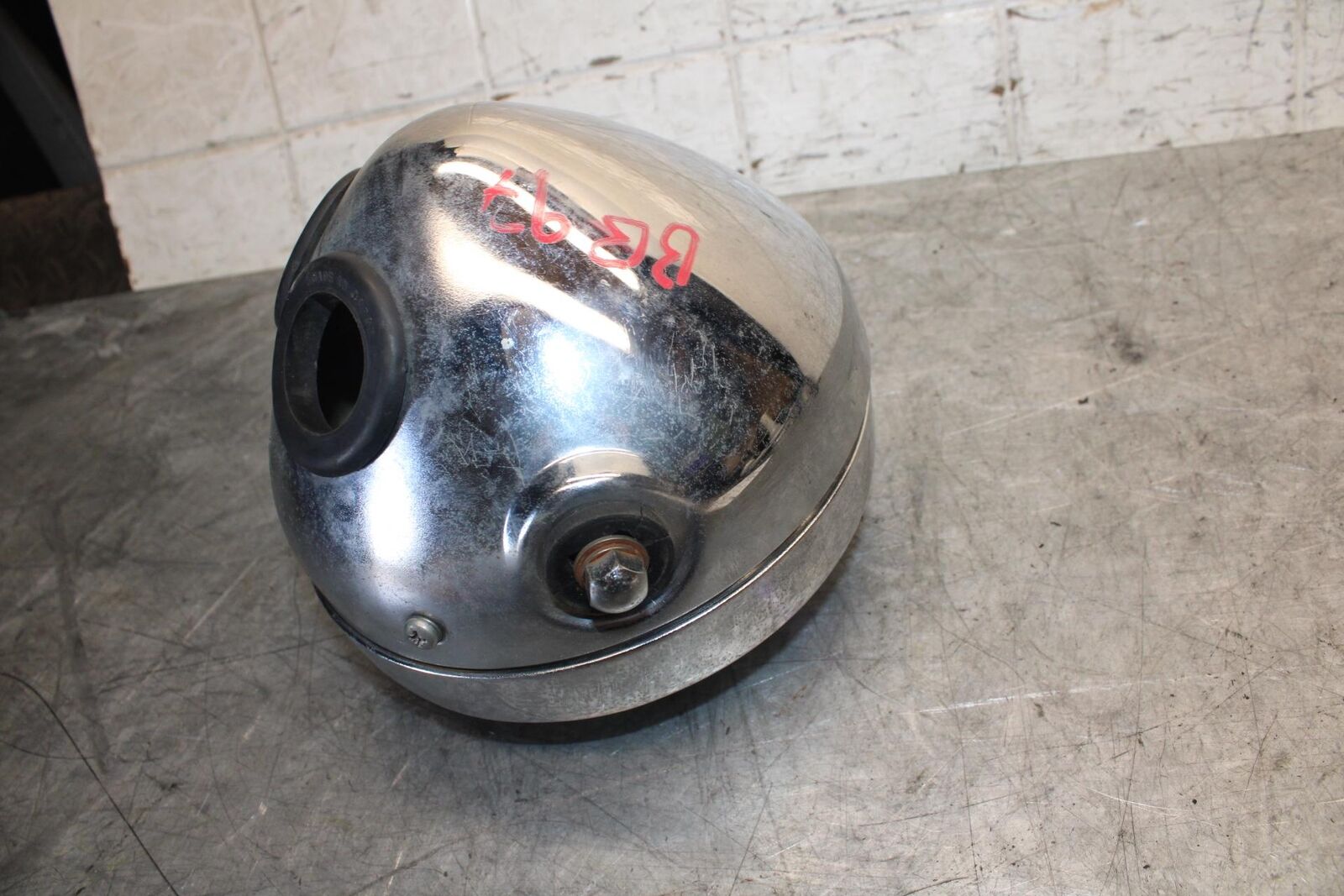 1982 Suzuki GS450L SINGLE HEADLIGHT HEAD LAMP LIGHT BB52