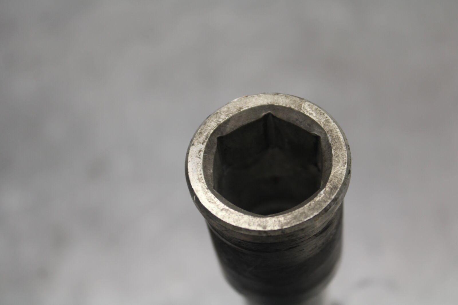 09-12 KAWASAKI NINJA ZX6R FRONT WHEEL RIM AXLE PIVOT BOLT 41068-0034 BB698