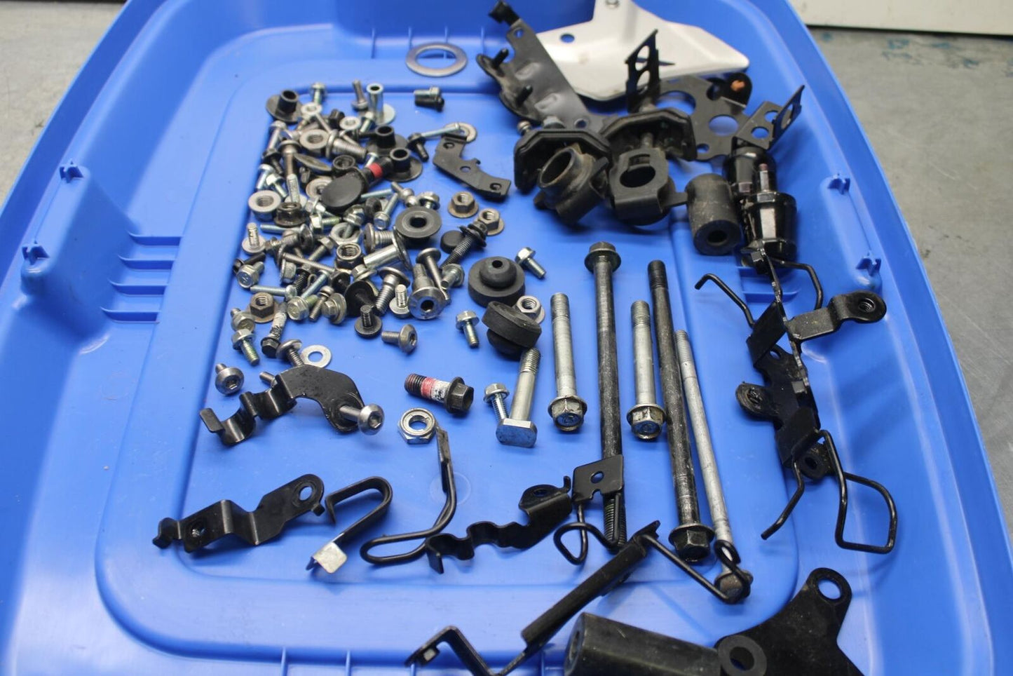 12-17 KAWASAKI ER-6N Z650 MISCELLANEOUS MOUNTING BOLTS HARDWARE SCREWS BB607