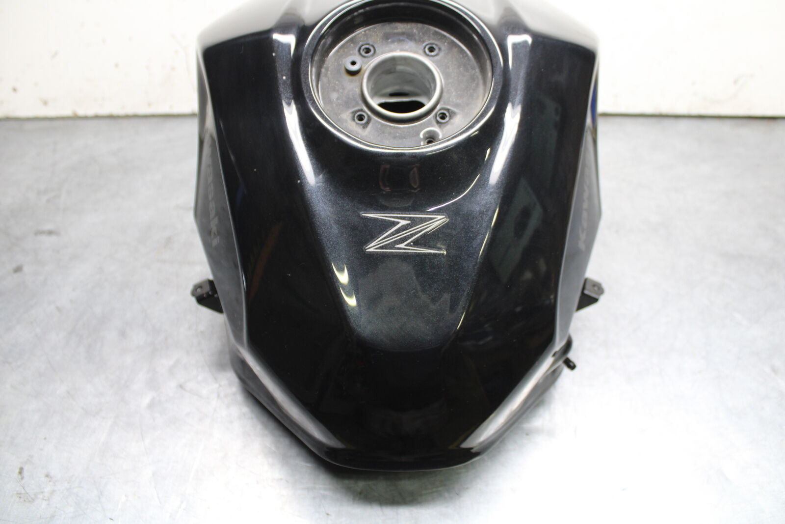 19-22 KAWASAKI Z400 GAS TANK FUEL CELL PETROL RESERVOIR BB738