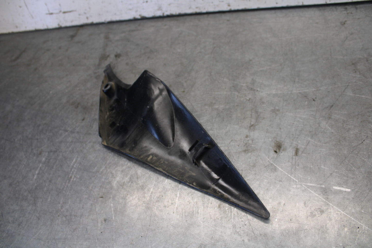 06-07 SUZUKI GSXR 600 LEFT GAS TANK FUEL CELL PANEL COVER TRIM COWL  BB694
