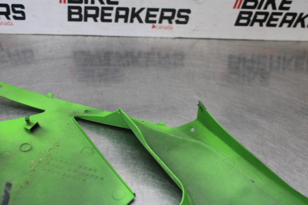 04-05 KAWASAKI NINJA ZX10R RIGHT MID UPPER SIDE FAIRING COWL PLASTIC BB931