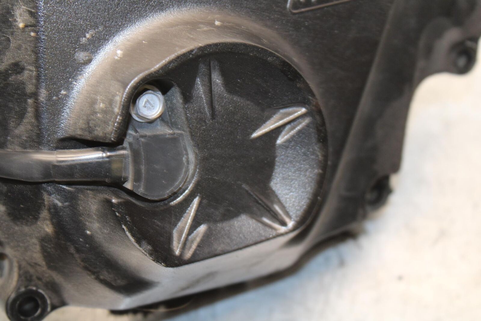 2011 Kawasaki Ninja ZX6R ZX600R ENGINE SPROCKET COVER BB587