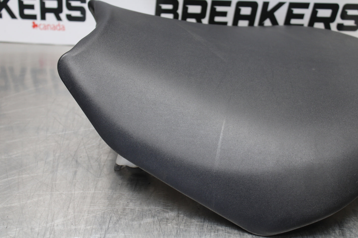 04-05 KAWASAKI NINJA ZX10R FRONT DRIVERS SEAT PAD SADDLE PILLION BB163