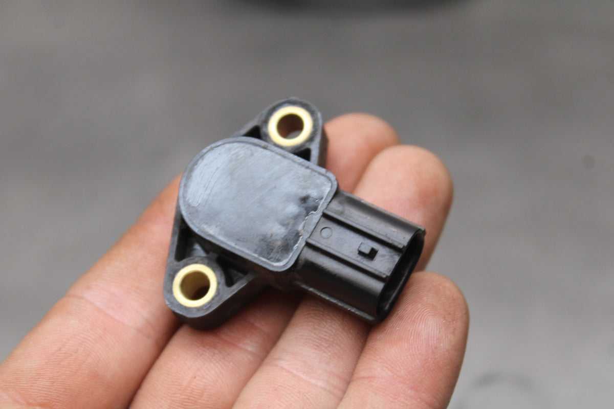18 YAMAHA YZF R1  ENGINE MOTOR SENSOR SET PAIR BB838