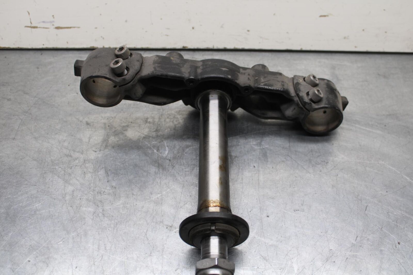 03-08 KAWASAKI VULCAN 1600 FRONT FORKS CLAMP LOWER TRIPLE TREE STEM BB616