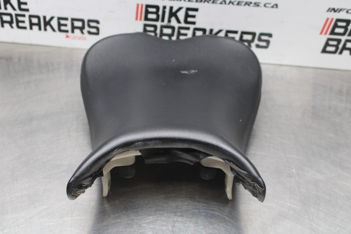 06-07 SUZUKI GSXR750 FRONT DRIVERS SEAT PAD SADDLE PILLION BB811