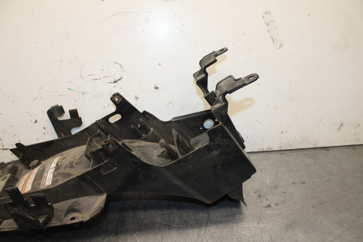 09-15 YAMAHA FZ6R REAR UNDERTAIL BATTERY TRAY PLASTIC 20S-21611-00-00  BB719