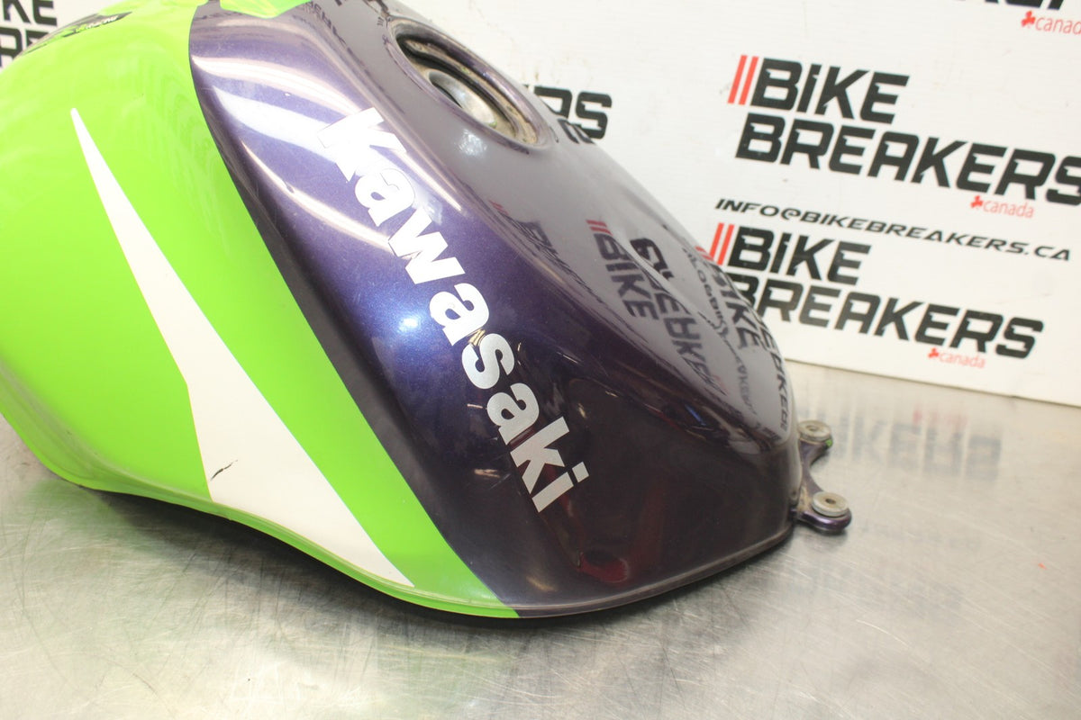 98 KAWASAKI NINJA ZX6 GAS TANK FUEL CELL PETROL RESERVOIR BB870