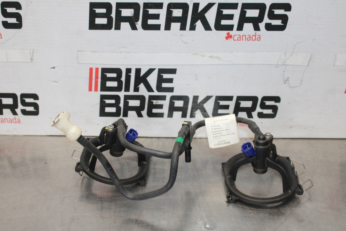 16 DUCATI 959 PANIGALE SECONDARY FUEL INJECTORS TOP AIRBOX GAS RAIL BB912