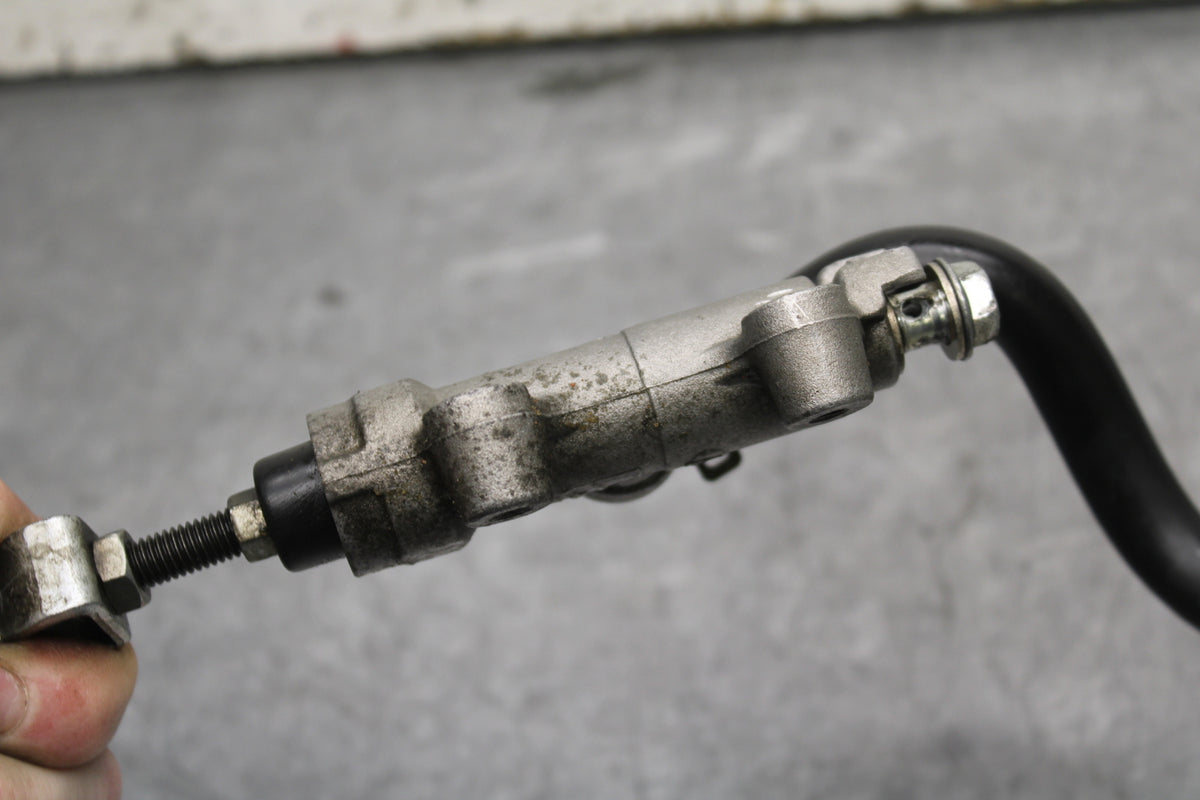 08-10 SUZUKI GSXR 600 REAR BACK BRAKE MASTER CYLINDER W RESERVOIR BB116