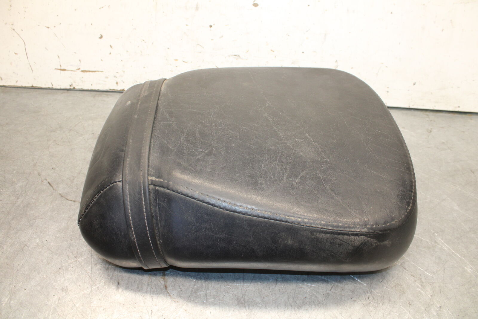 05-09 SUZUKI BOULEVARD C90 REAR DRIVERS SEAT  BB692