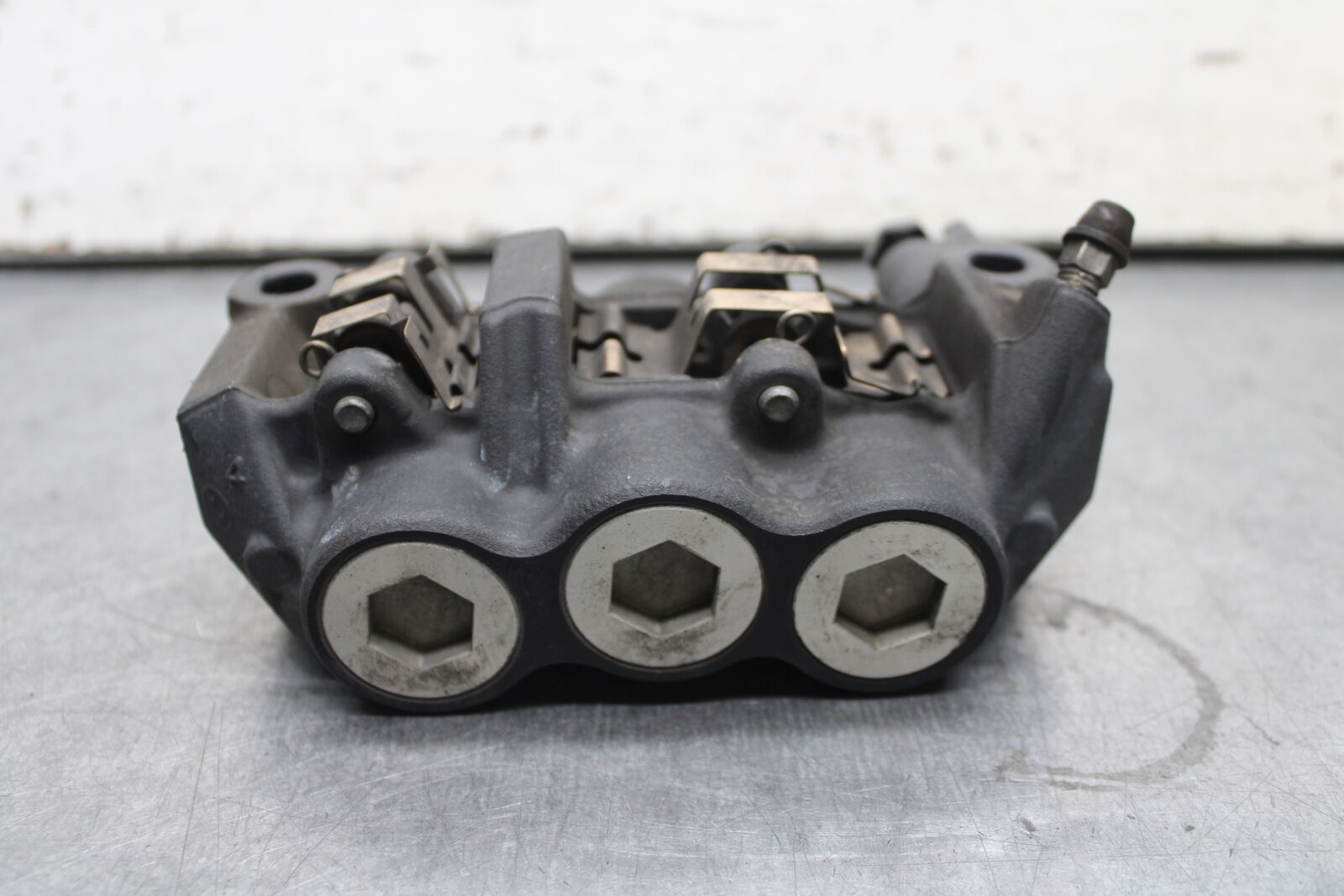 07-08 YAMAHA YZF R1 RIGHT LEFT FRONT BRAKE CALIPER SET PAIR CALIPERS BB675