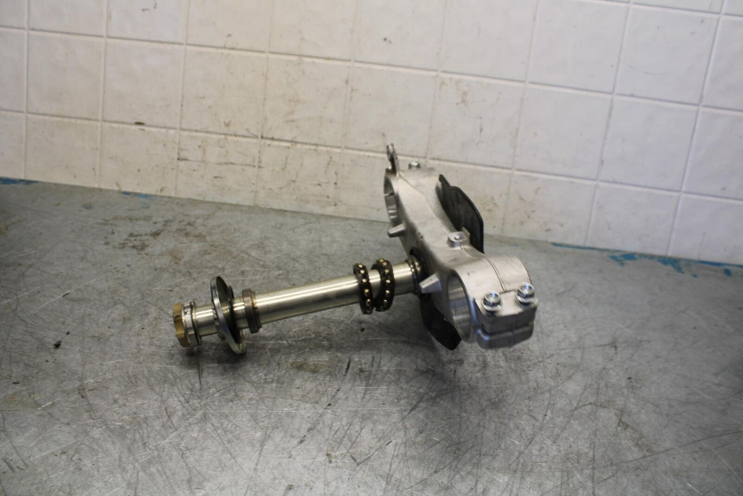 08-10 SUZUKI GSXR600 FRONT FORKS CLAMP LOWER TRIPLE TREE STEM BB430