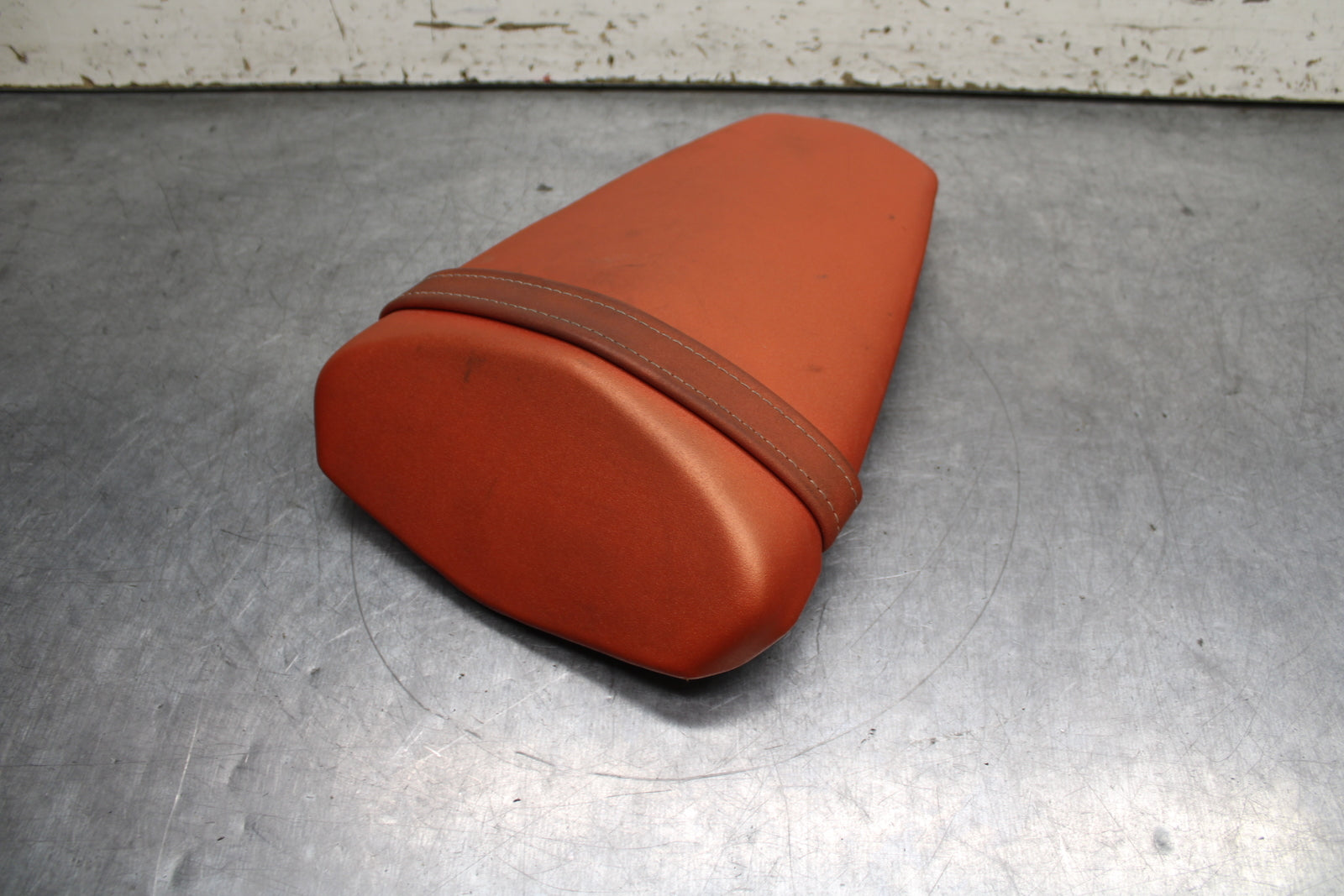 12-13 KAWASAKI Z1000 REAR BACK PASSENGER TANDEM SEAT PAD SADDLE PILLION BB743