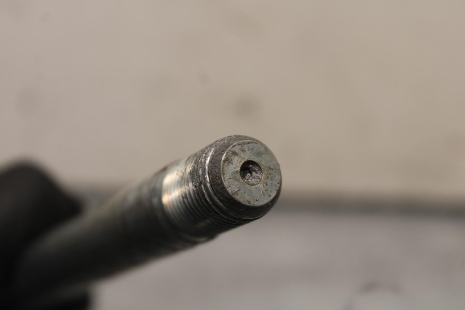 2006 Suzuki SV650 FRONT WHEEL RIM AXLE PIVOT BOLT BB93