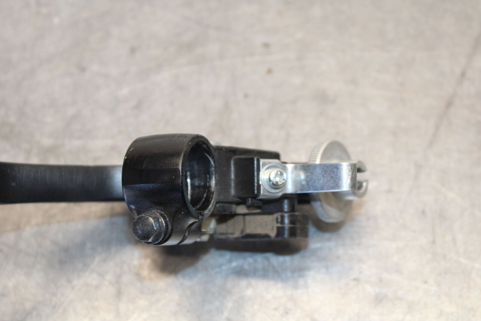 11-24 SUZUKI GSXR750 CLUTCH PERCH MOUNT WITH LEVER BB687
