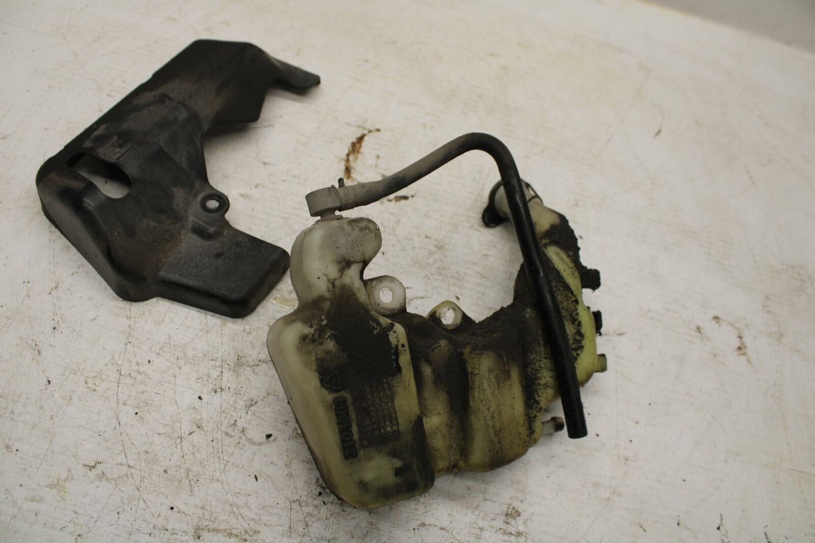 07-16 TRIUMPH STREET TRIPLE COOLANT WATER TANK RESERVOIR BOTTLE BB361