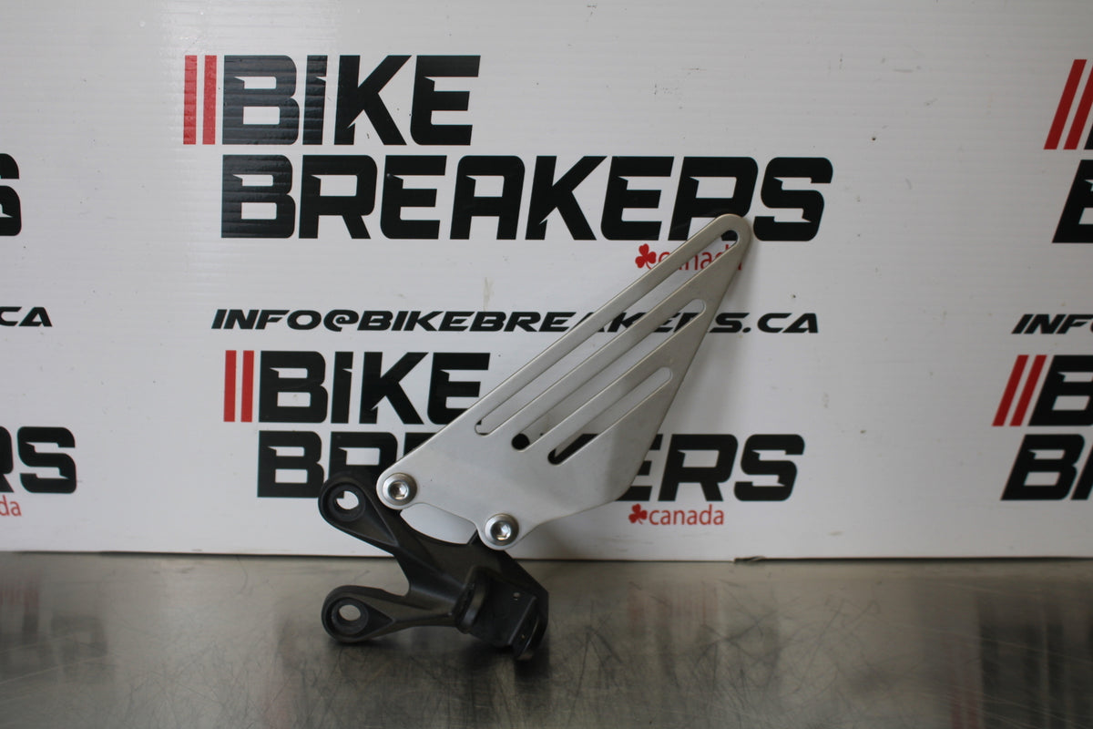 23-24 KAWASAKI NINJA ZX14R LEFT REARSET REAR SET DRIVER FOOT PEG REST STOP BB169