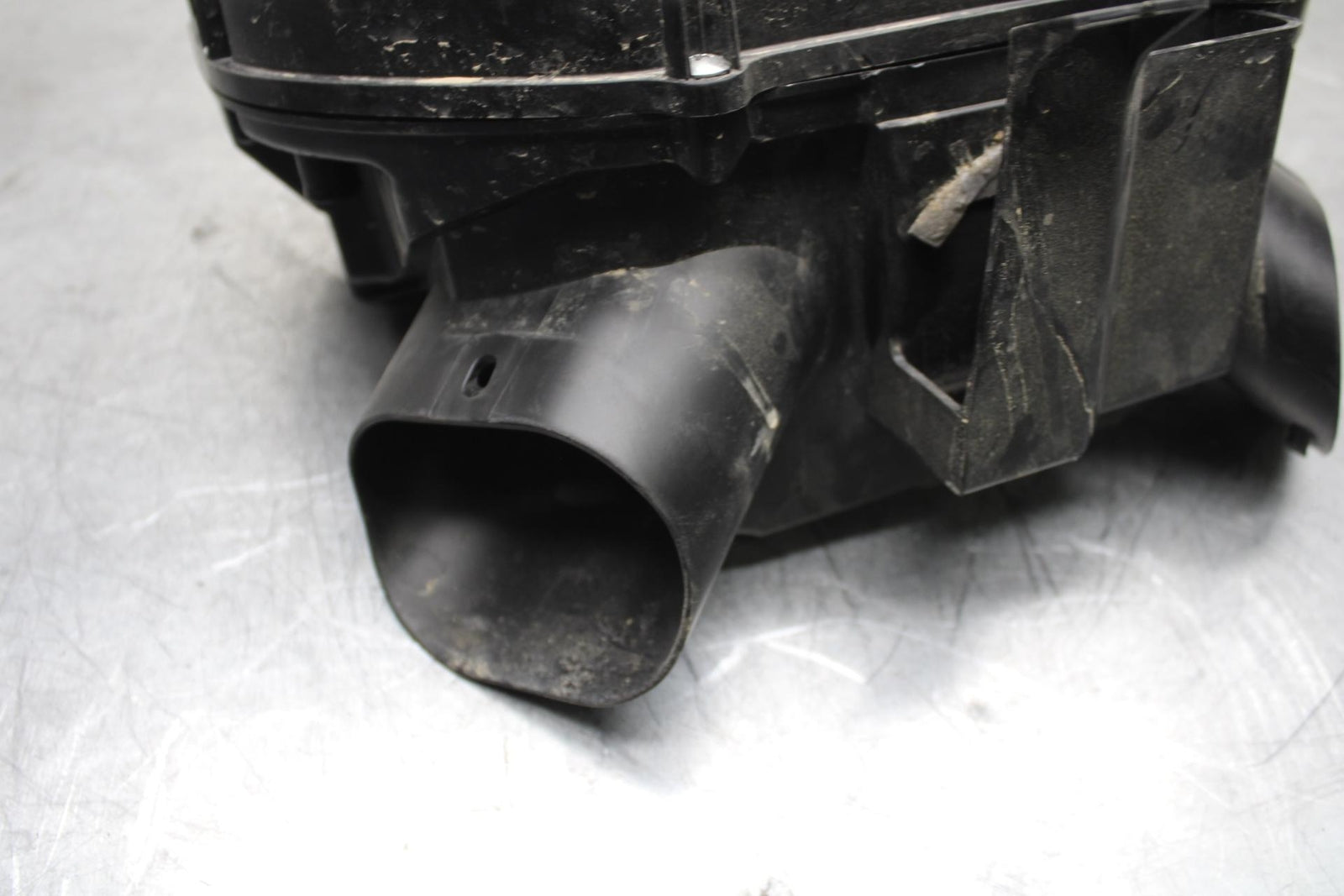 11-23 SUZUKI GSXR 750 AIRBOX AIR INTAKE FILTER BOX BB630