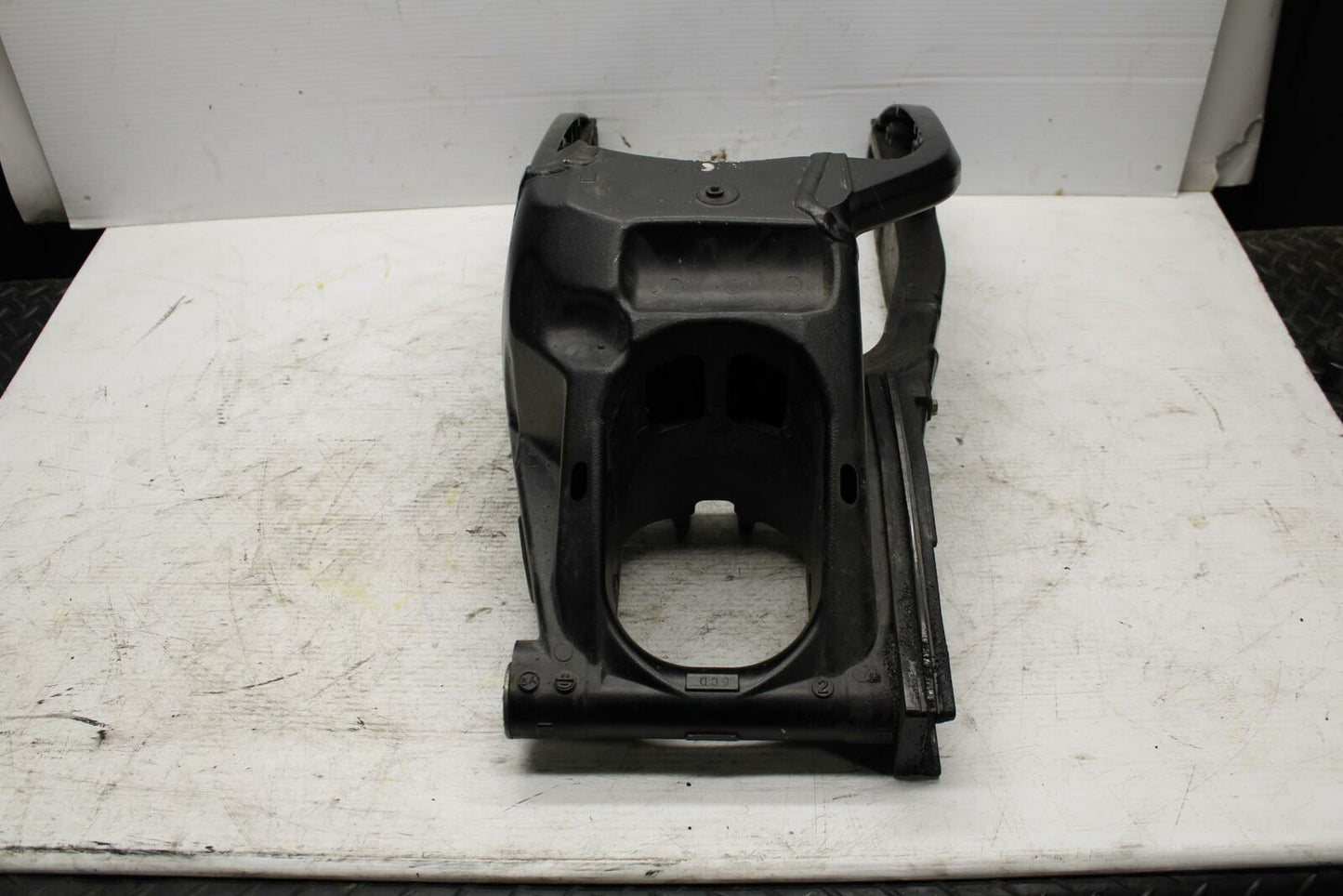 06-07 SUZUKI GSXR750 REAR SWINGARM SUSPENSION SWING ARM 61000-01H00-YAP BB179 B
