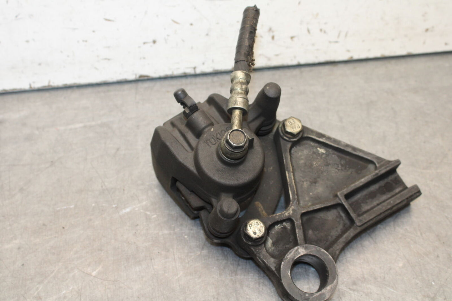 09-12 KAWASAKI NINJA ZX6R ZX600R REAR BACK BRAKE CALIPER W MOUNT BRACKET BB656