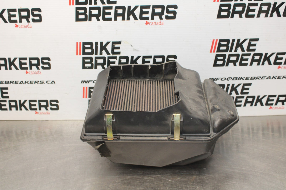 02 DUCATI MONSTER 620 AIRBOX AIR INTAKE FILTER BOX BB851