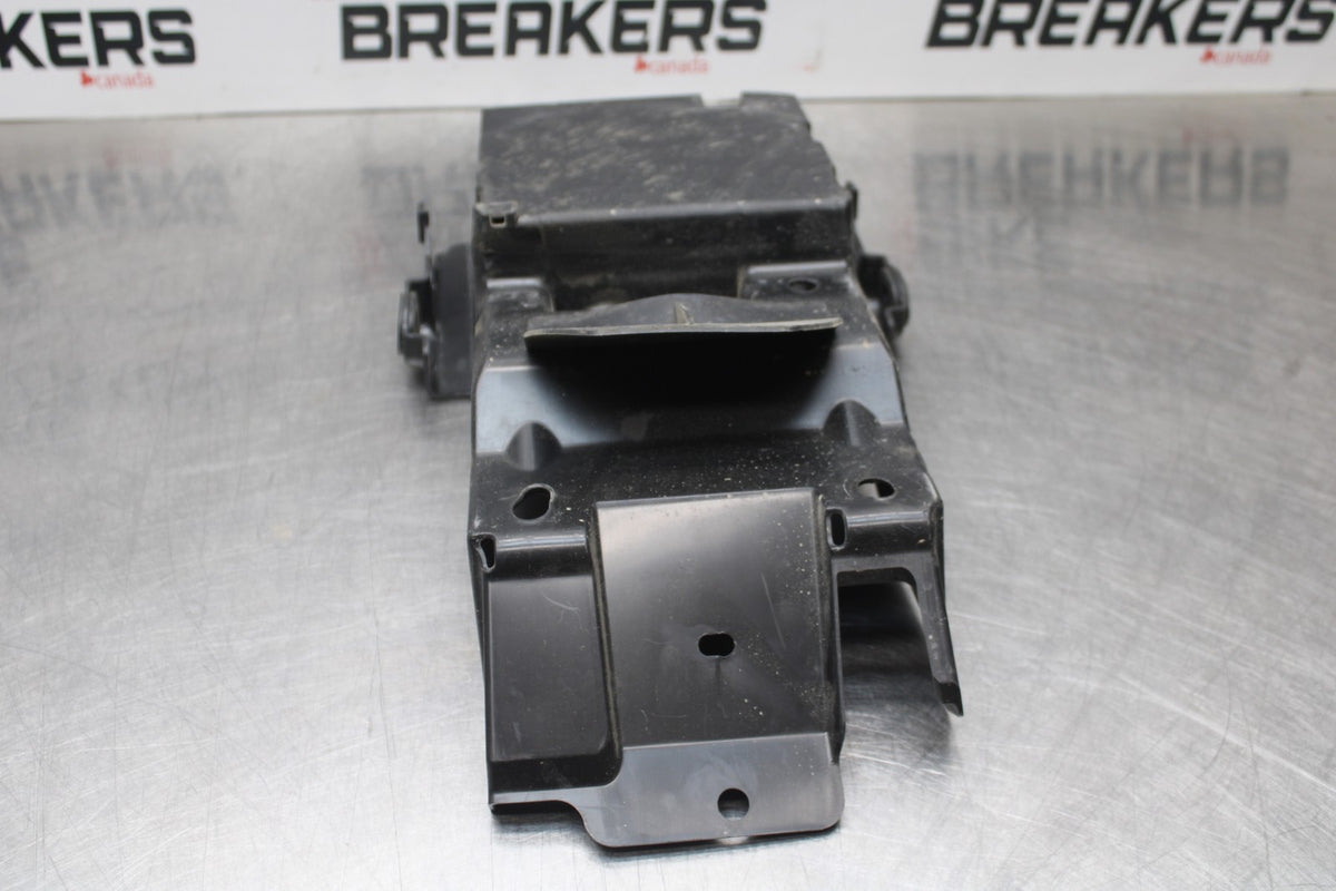24-25 SUZUKI GSXR1000 REAR BACK TAIL UNDERTAIL BATTERY TRAY PLASTIC BB767