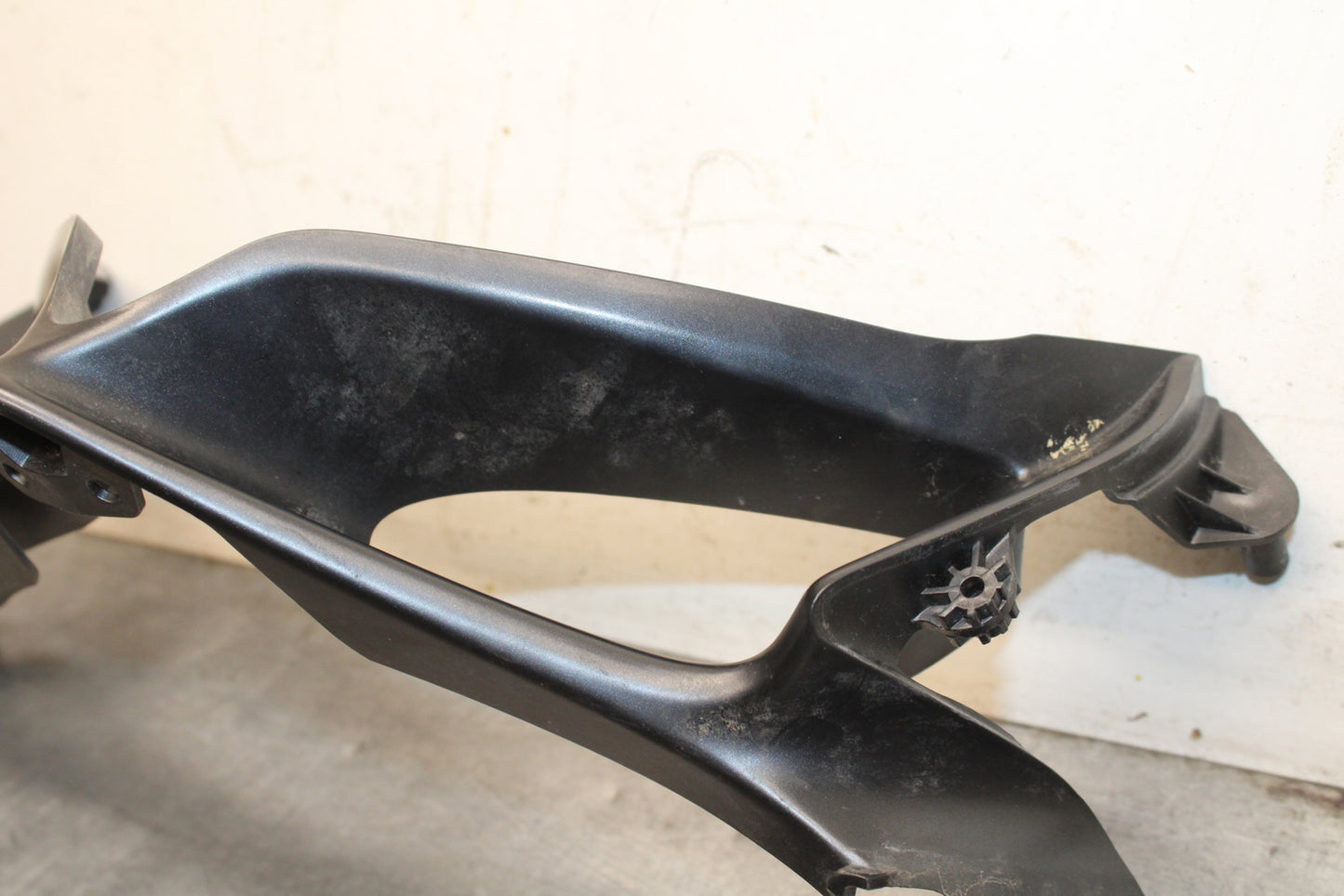 09 SUZUKI GSXR600 FRONT CENTER COWL FAIRING BB759
