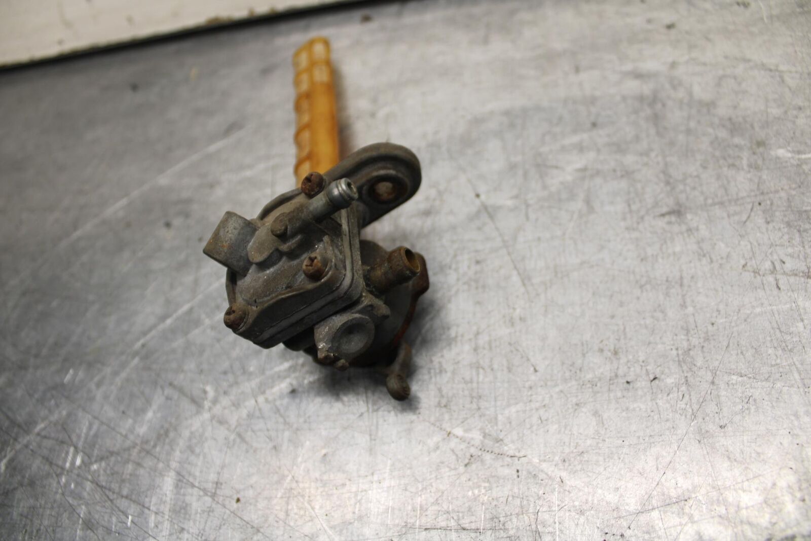 80-81 SUZUKI GS1000G FUEL GAS TANK PETCOCK SHUT ON OFF VALVE PARTS BB91