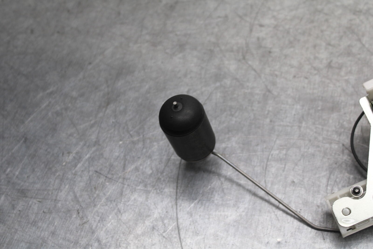 12-13 KAWASAKI Z1000 FUEL PUMP GAS PETROL SENDER UNIT BB743