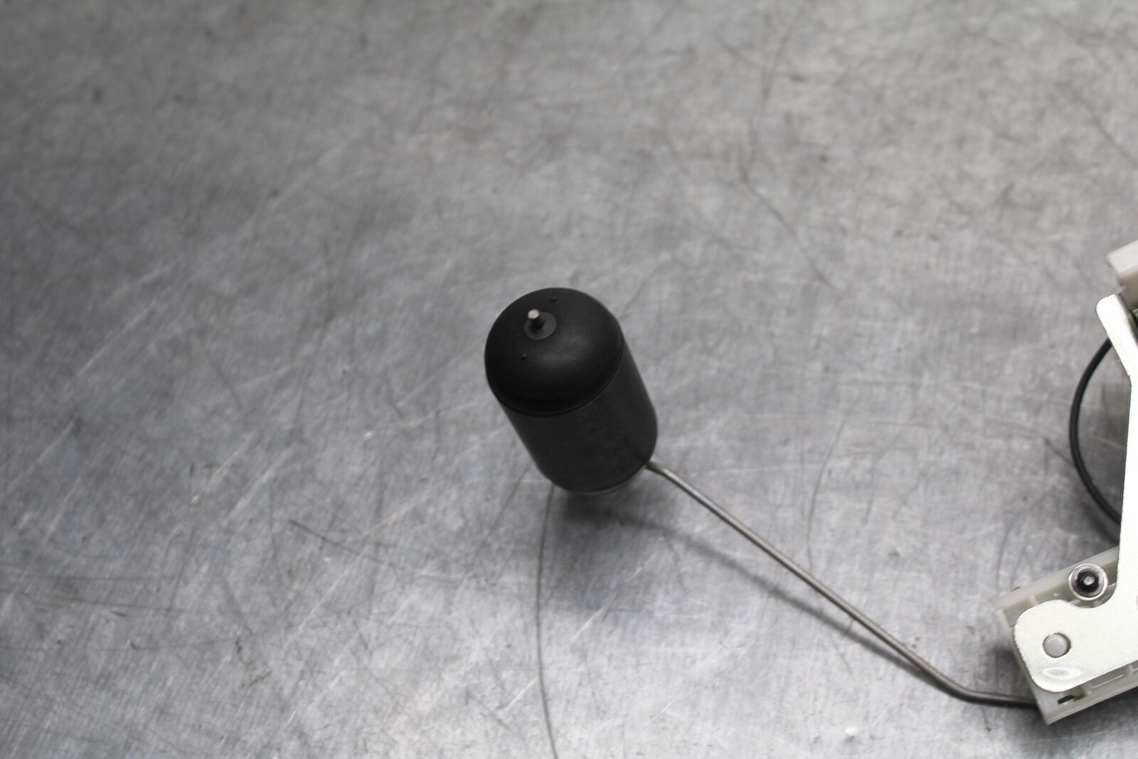 12-13 KAWASAKI Z1000 FUEL PUMP GAS PETROL SENDER UNIT BB743