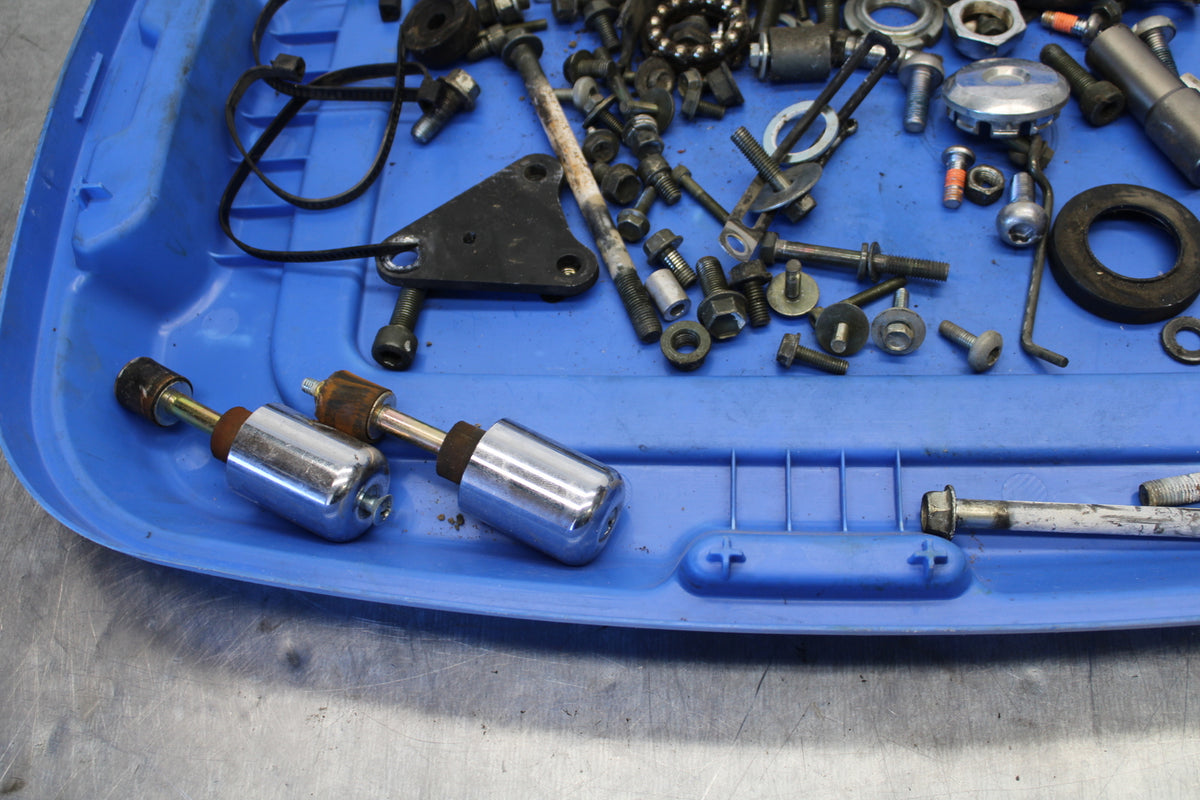 04 SUZUKI INTRUDER 800 MOUNTING BOLTS HARDWARE MOTOR SCREWS BB758