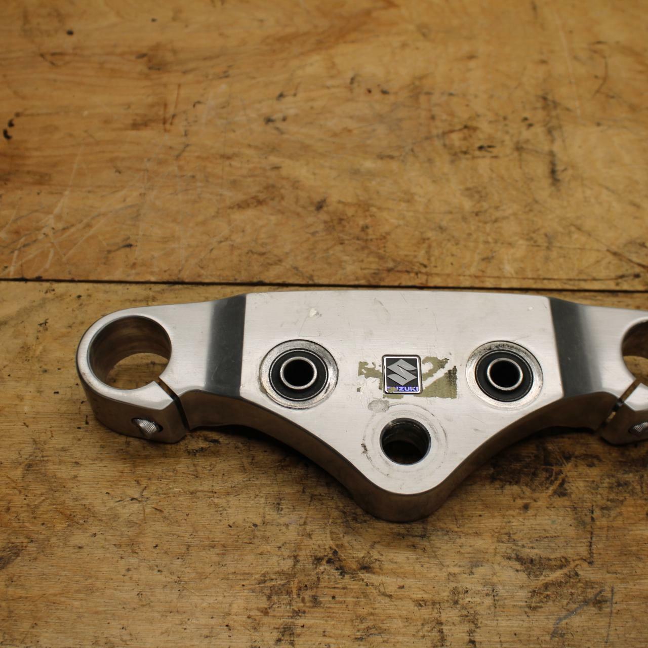 05-09 SUZUKI BOULEVARD C90 FORKS UPPER TRIPLE TREE CLAMP BB332