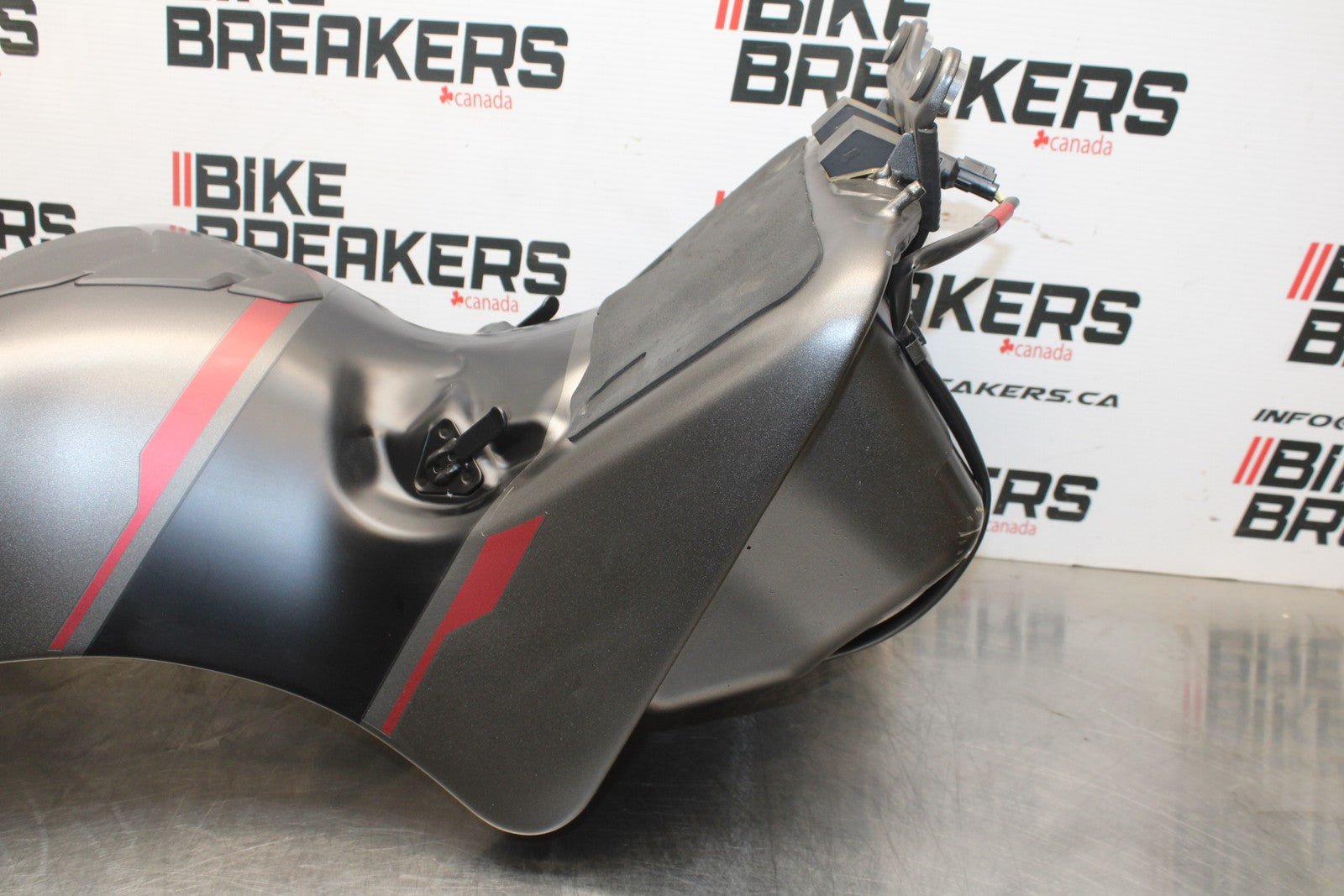 23-24 KAWASAKI NINJA ZX14R NEW!! GAS TANK FUEL CELL PETROL RESERVOIR BB764