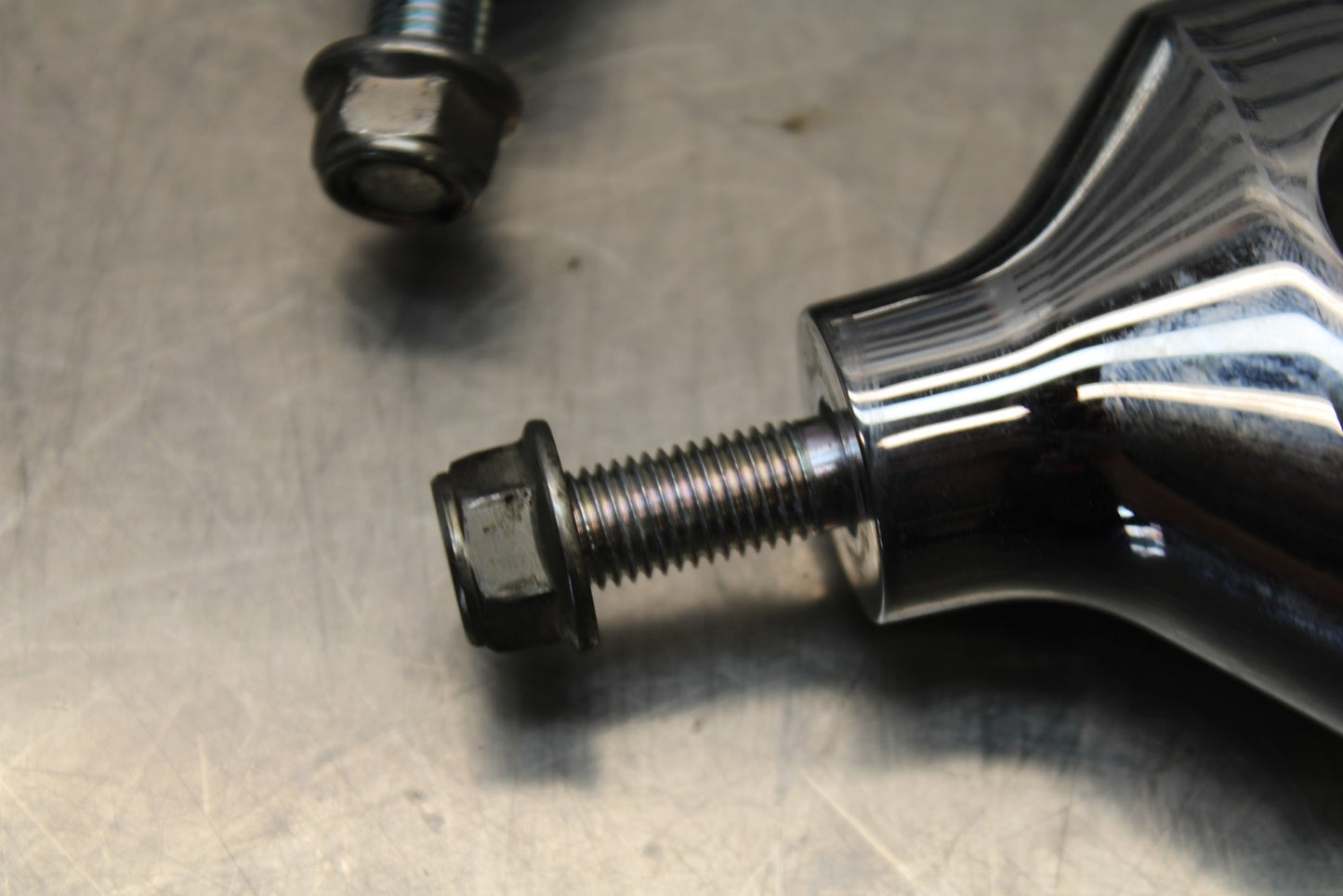 08 KAWASAKI VULCAN 900 HANDLEBAR RISERS BB184