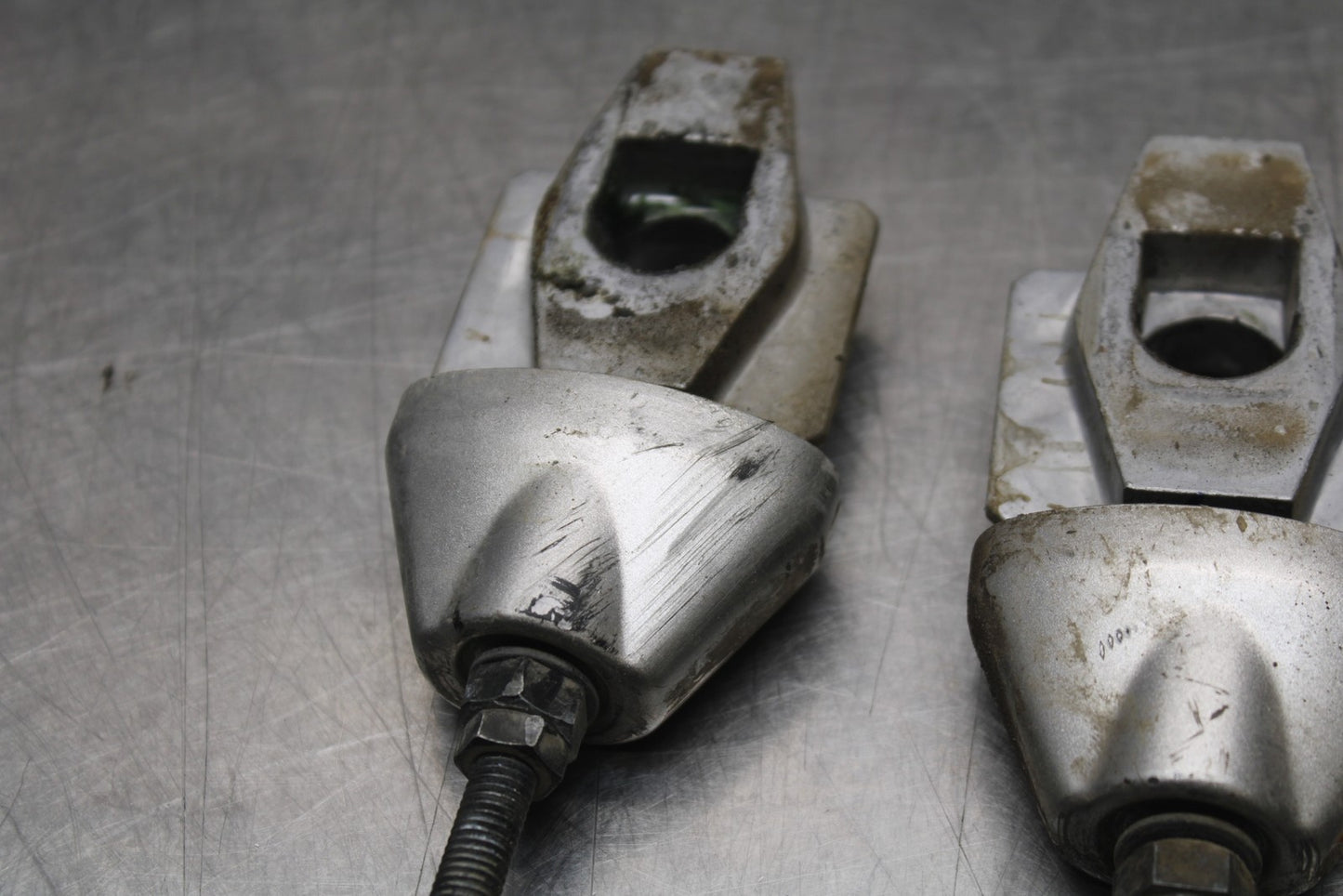 09-10 KAWASAKI ER-6N SWINGARM CHAIN TENSIONER ADJUSTMENT BRACKETS  BB205