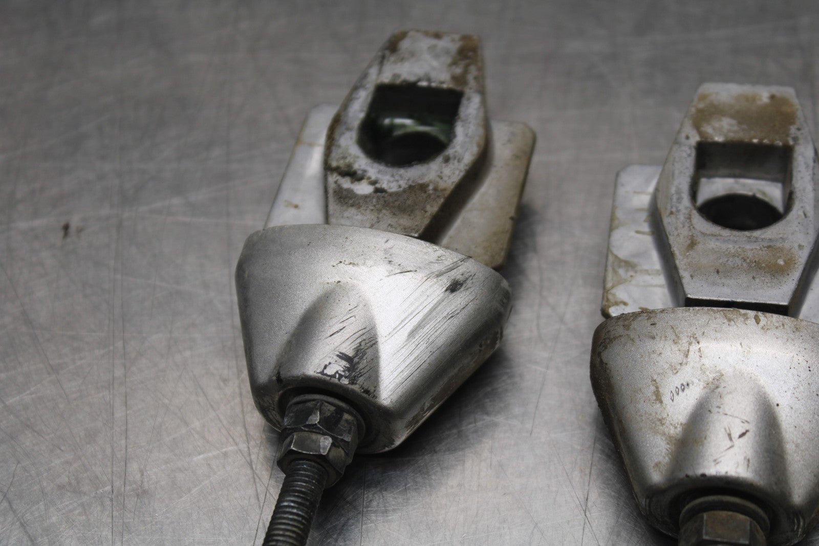 09-10 KAWASAKI ER-6N SWINGARM CHAIN TENSIONER ADJUSTMENT BRACKETS  BB205