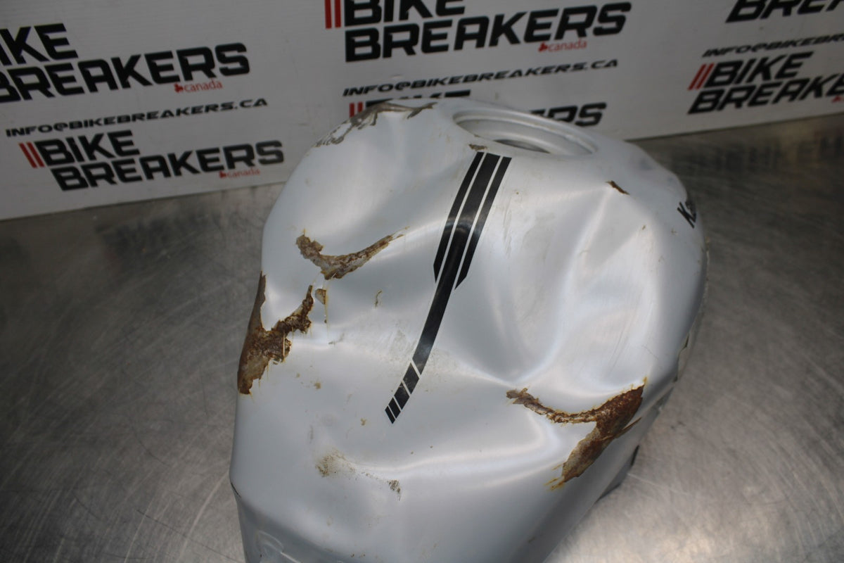 23-26 KAWASAKI NINJA ZX4RR GAS TANK FUEL CELL PETROL RESERVOIR BB872