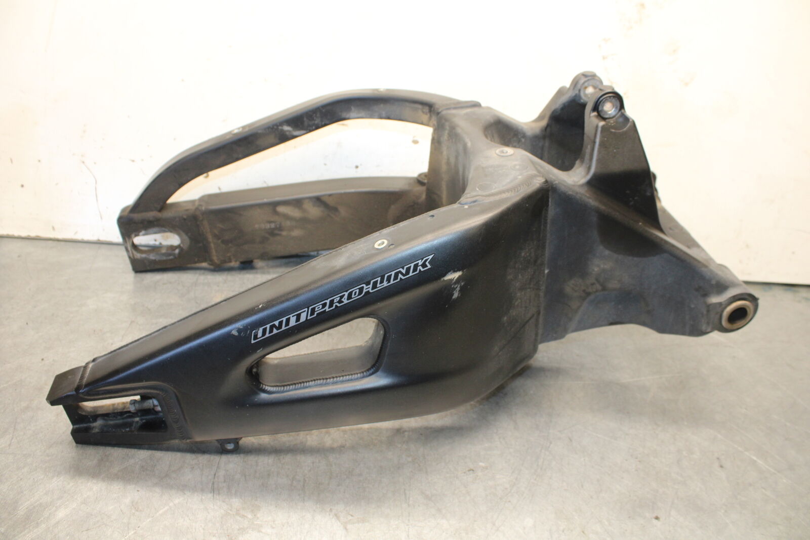 07-12 HONDA CBR600RR REAR SWINGARM BACK SUSPENSION SWING ARM 52200-MFJ-D00 BB672