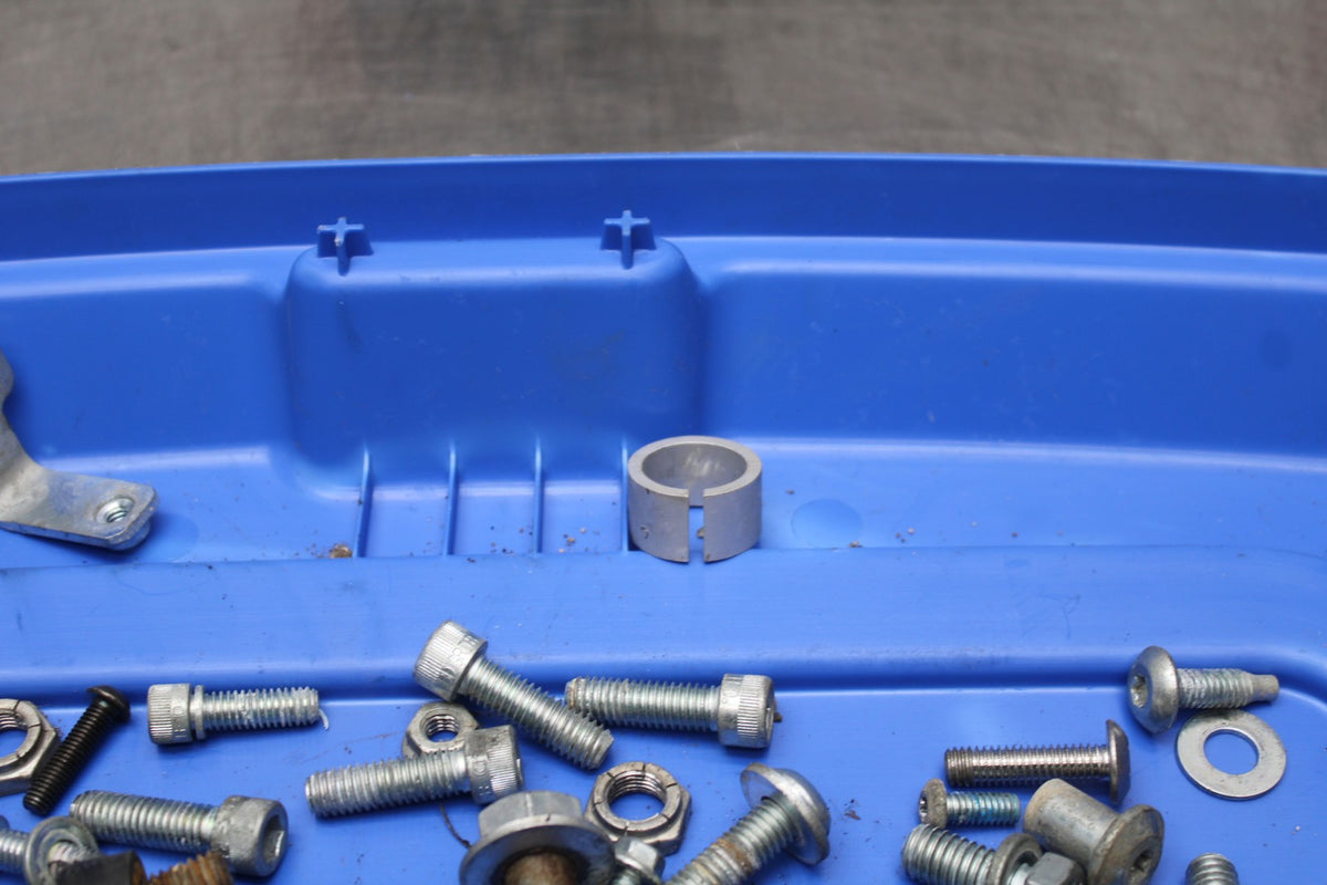 07 HARLEY-DAVIDSON SPORTSTER 1200 CUSTOM XL1200C BOLTS HARDWARE BB833