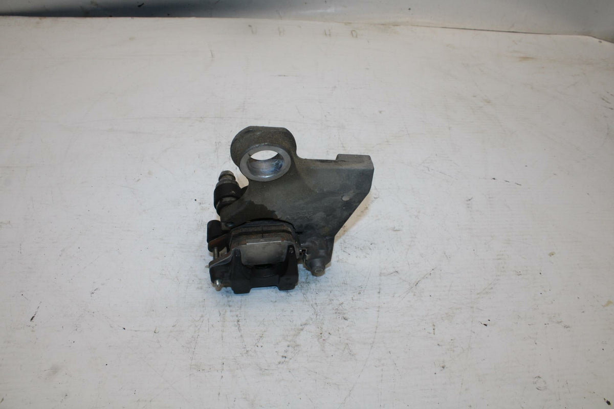 08-17 YAMAHA YZF R6 REAR BACK BRAKE CALIPER W MOUNT BRACKET BB354