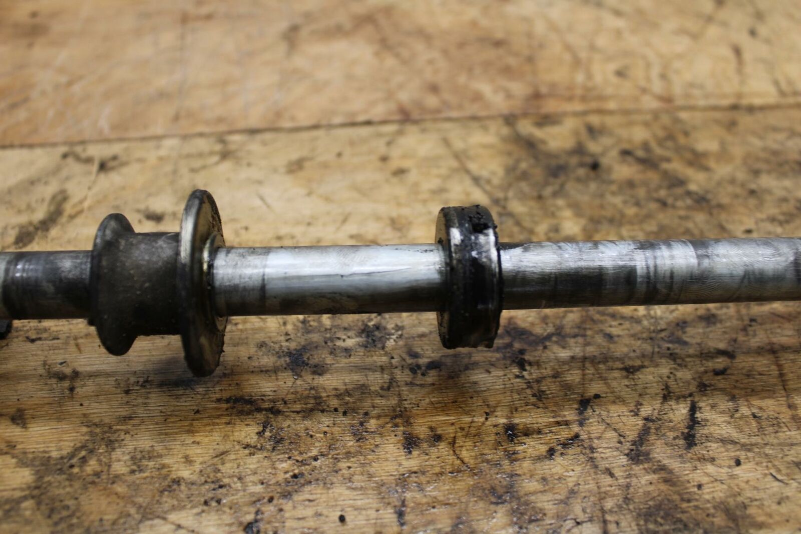 04-09 SUZUKI GS500F REAR AXLE BACK WHEEL RIM PIVOT BOLT AXEL BB335