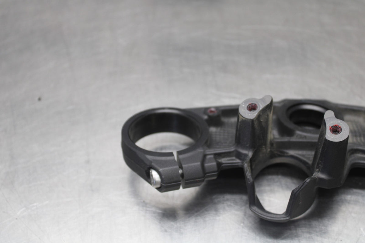 24-25 KAWASAKI NINJA ZX6R FORKS UPPER TRIPLE TREE CLAMP BB939