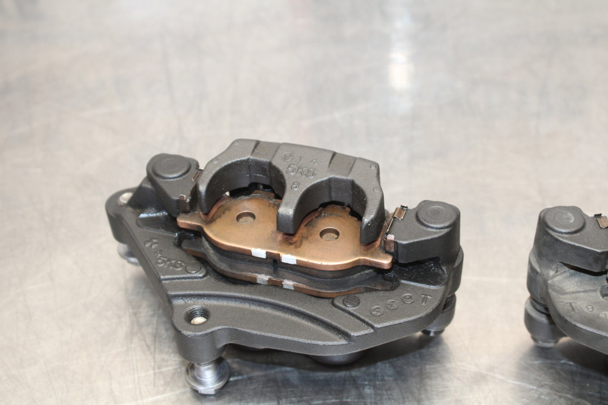 09-15 YAMAHA FZ6R RIGHT LEFT FRONT BRAKE CALIPER SET PAIR CALIPERS BB161