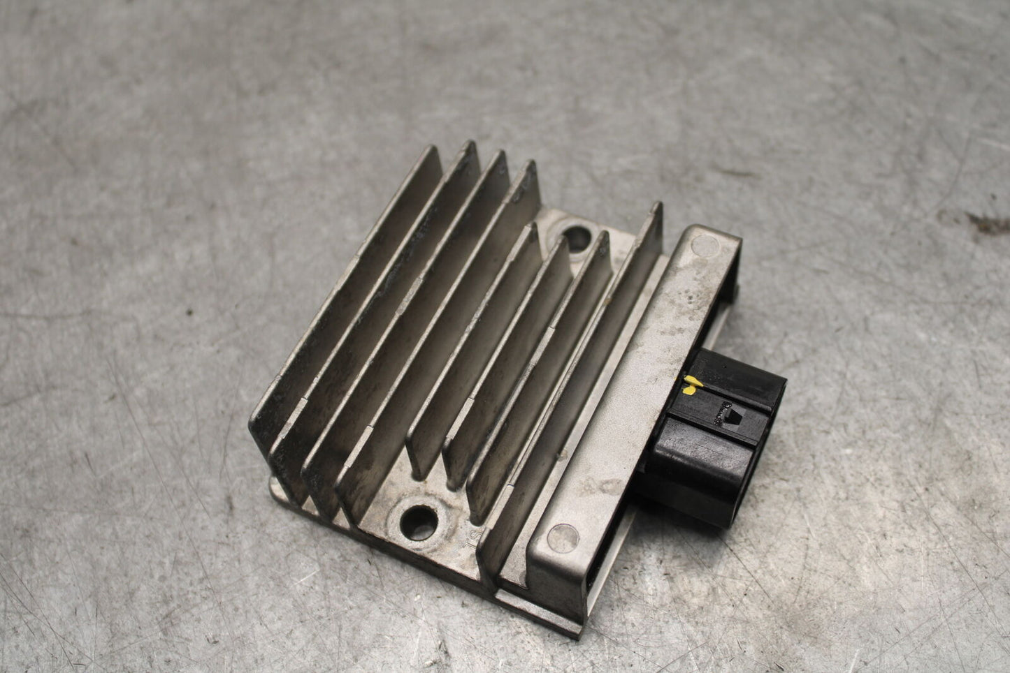 18-23 KAWASAKI NINJA 400 RECTIFIER VOLTAGE REGULATOR BB660