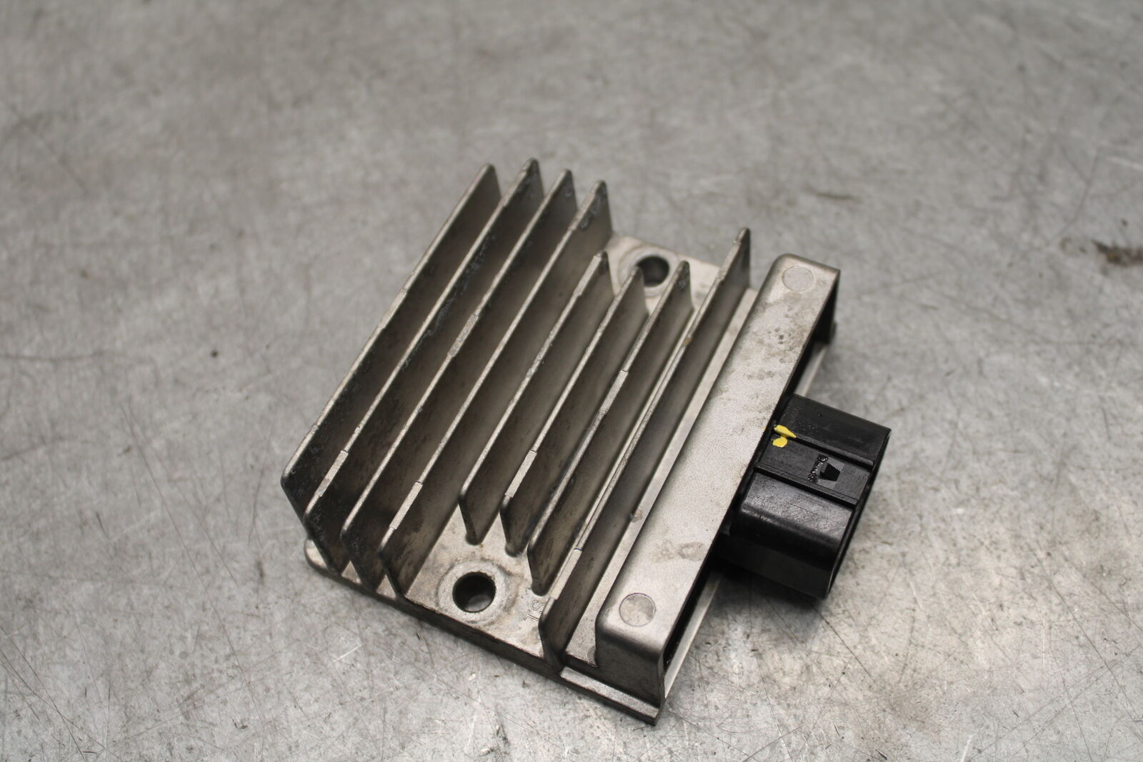 18-23 KAWASAKI NINJA 400 RECTIFIER VOLTAGE REGULATOR BB660