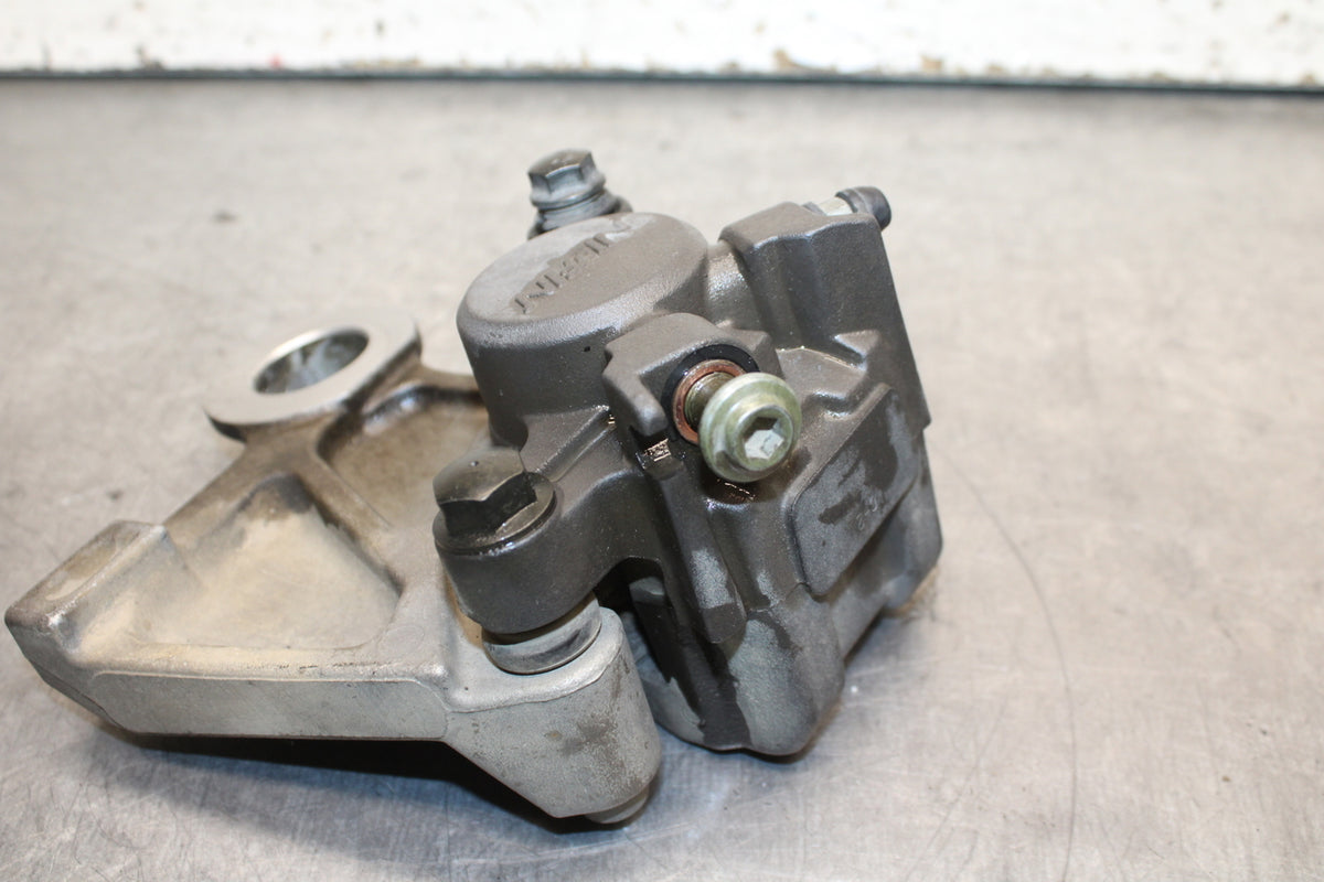 06-07 YAMAHA YZF R6 REAR BACK BRAKE CALIPER W MOUNT BRACKET BB742
