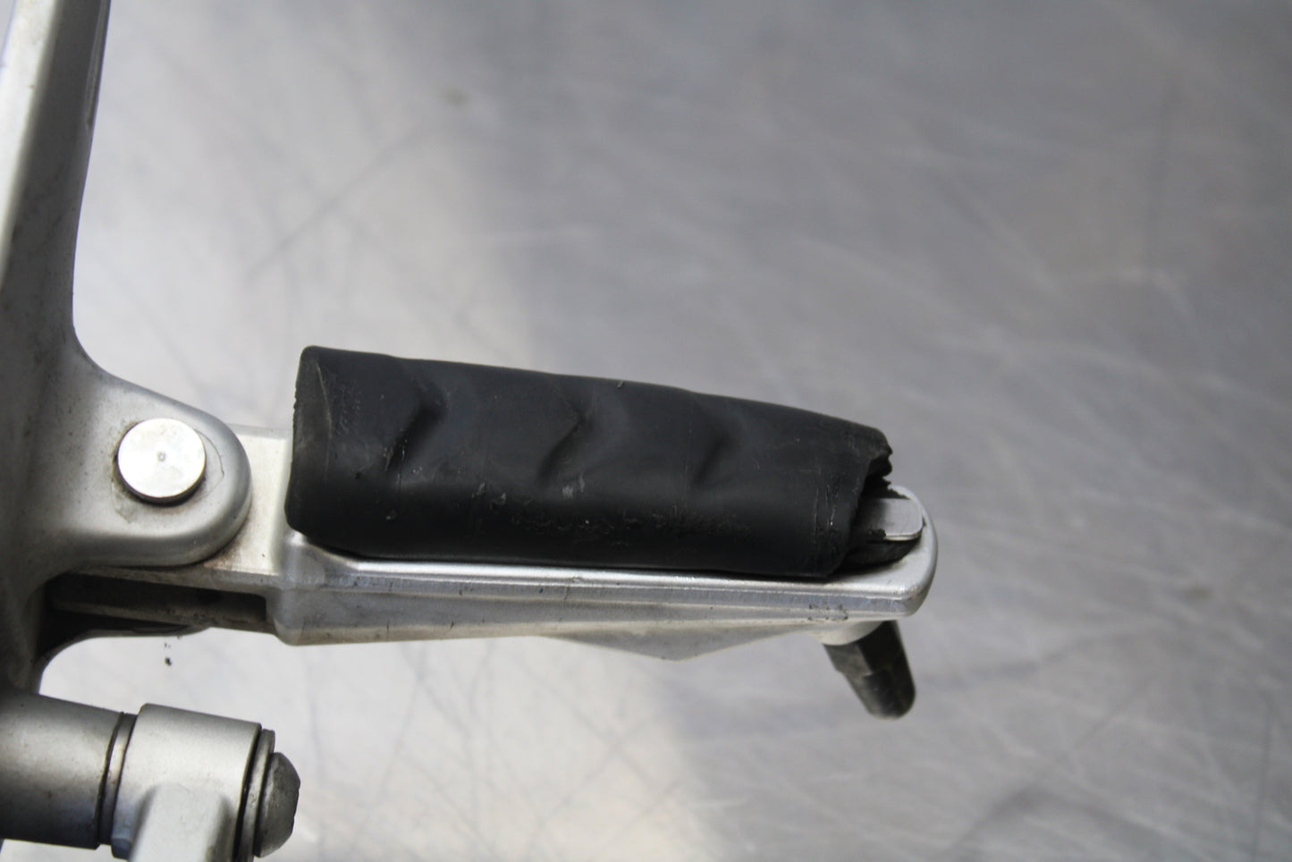 06-12 BMW F800ST LEFT REARSET REAR SET FOOT PEG W SHIFTER BB144